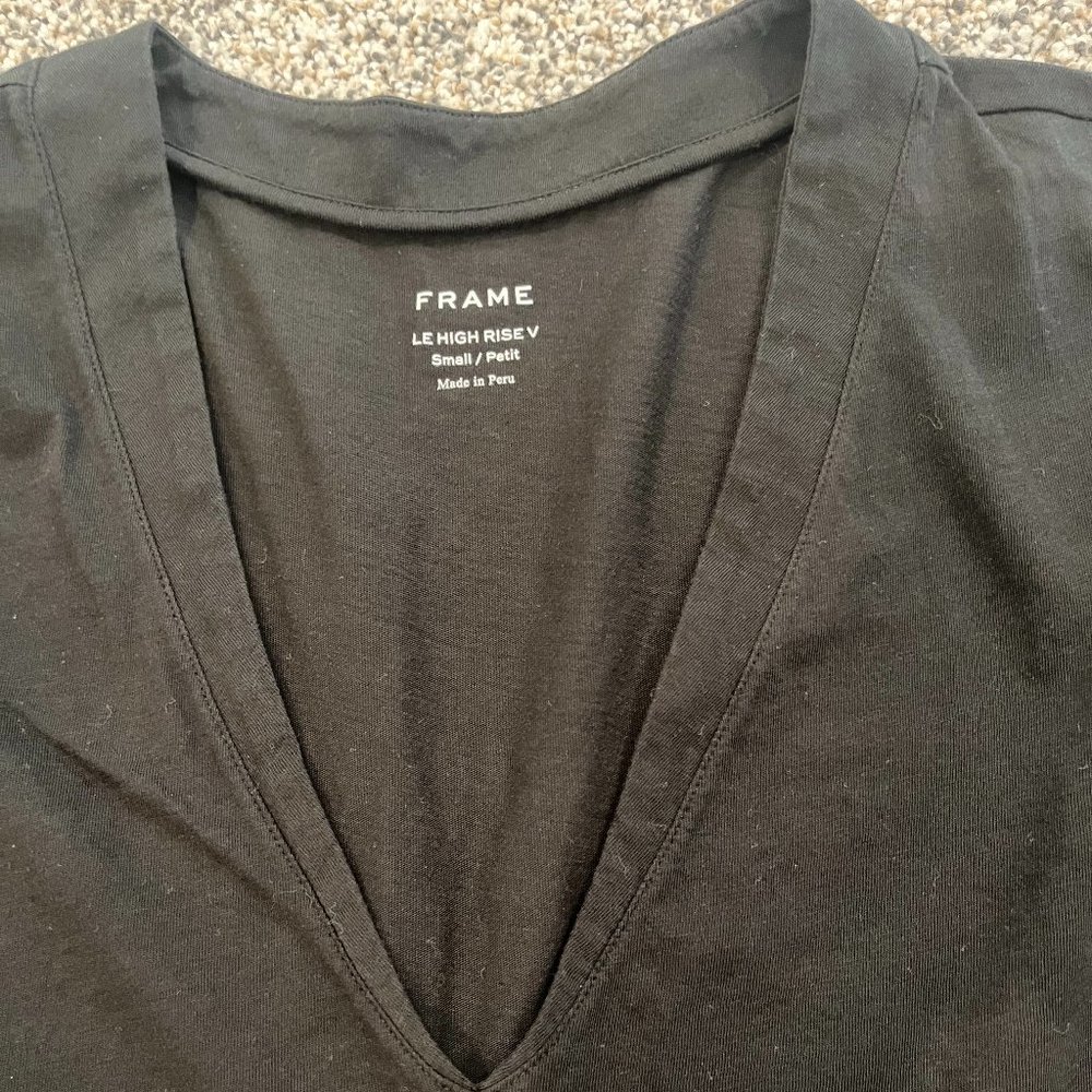 Frame Le High Rise V-Neck Tee (small)